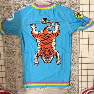 Adult small PARRY brand  Blue Tiger Rash Guard